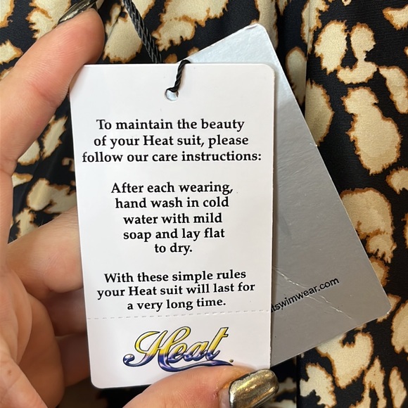 NWT Heat Into the Wild Womens Animal Print Tie Front One Piece Swimsuit 20W PLUS - Picture 4 of 8